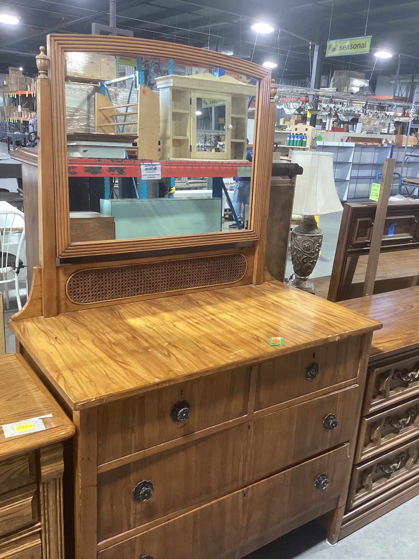 4 Drawer Dresser w/Mirror